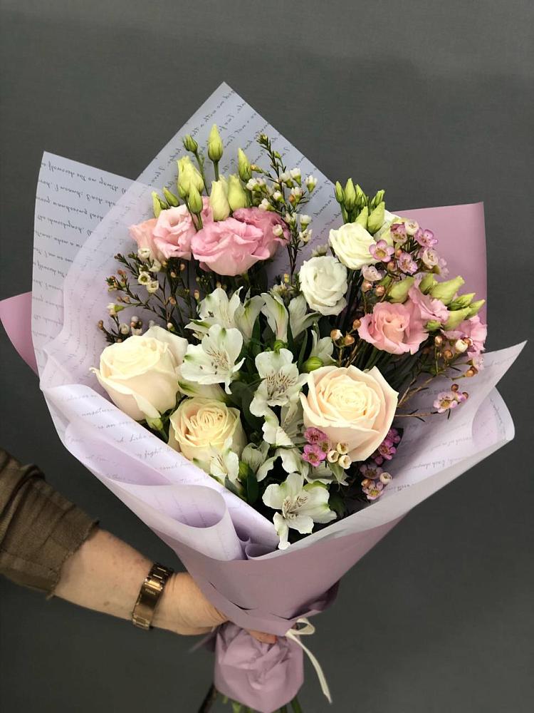 Букет цветов из: Альстромерии, Розы и Лизиантусы в Черемшан