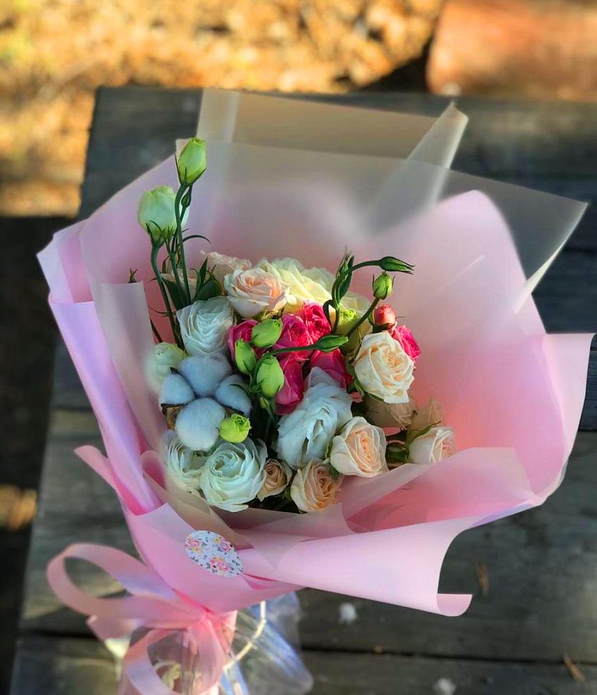 Букет цветов из: Розы и Лизиантусы в Черемшан