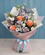 Букет цветов из:  Лизиантусы, Розы, Альстромерии и Гипсофила в Черемшан