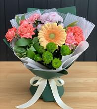 Букет цветов из:  Гвоздики, Розы, Герберы и Хризантемы в Черемшан