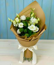 Букет цветов из:  Хризантемы и Лизиантусы в Черемшан