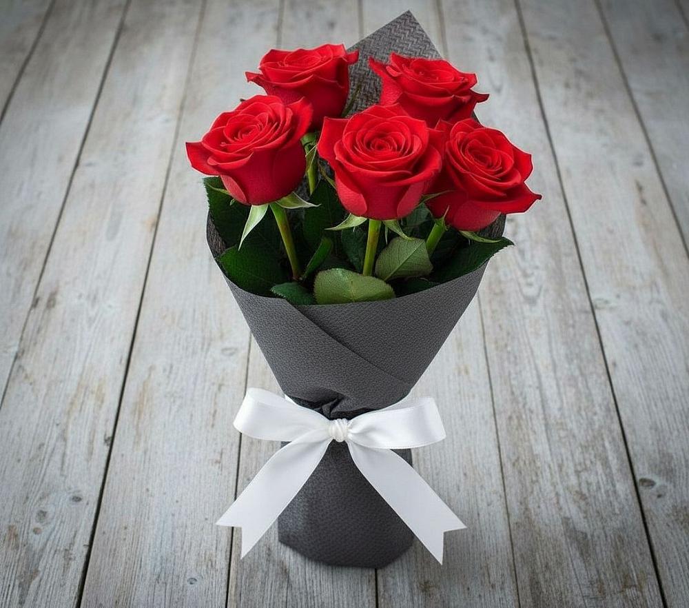 Букет 5 Красных роз Эдлесс Лав в Черемшан