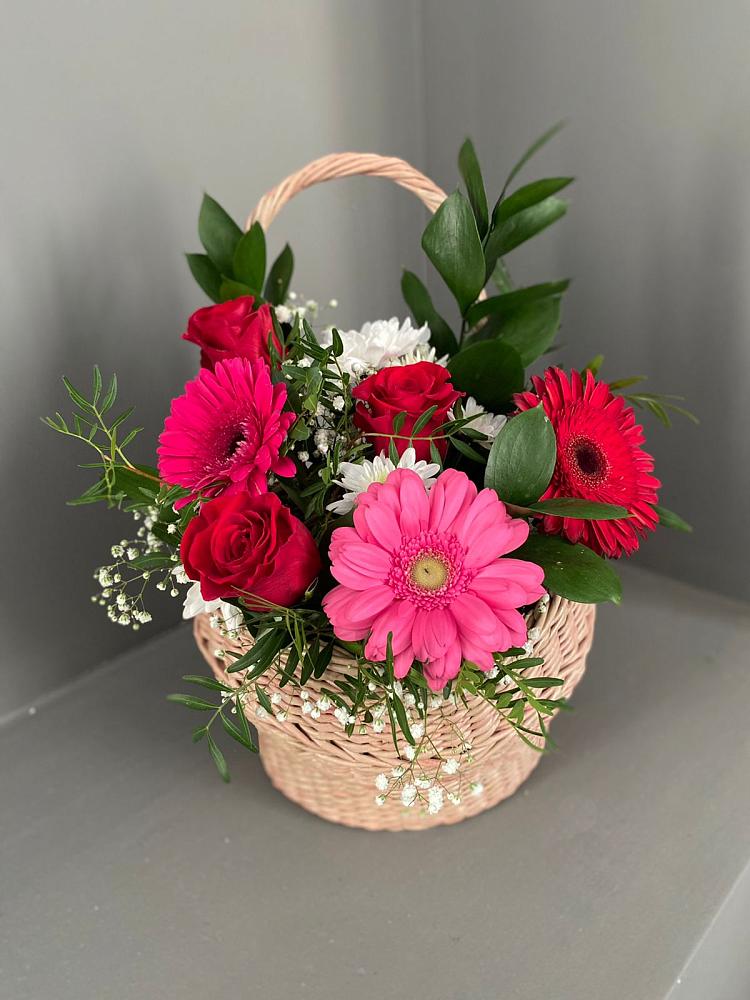 Цветочная композиция из Розы, Хризантемы и Герберы в корзине в Черемшан