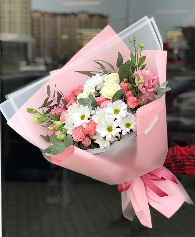 Букет цветов из: Розы, Лизиантусы и Хризантемы в Черемшан