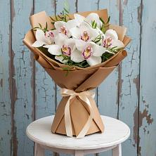 Букет цветов из:  Орхидеи и Розы в Черемшан